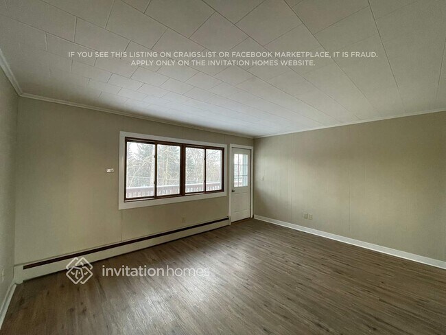 Building Photo - 3085 Upper 76th St E