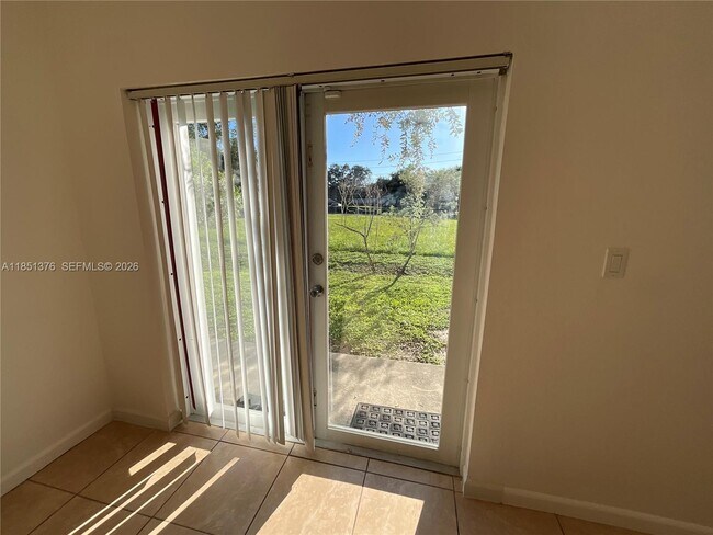 Building Photo - 1546 NW 45th St