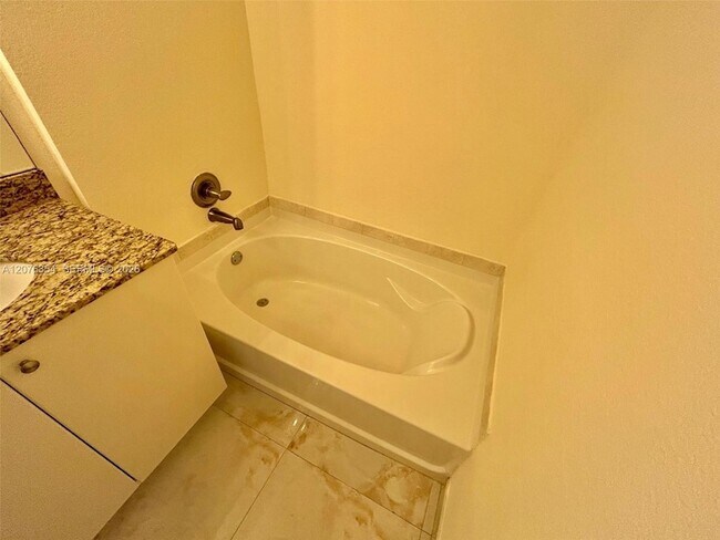 Building Photo - 1830 Radius Dr