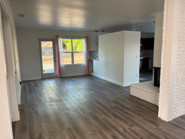 Building Photo - 2058 Steiger Ln
