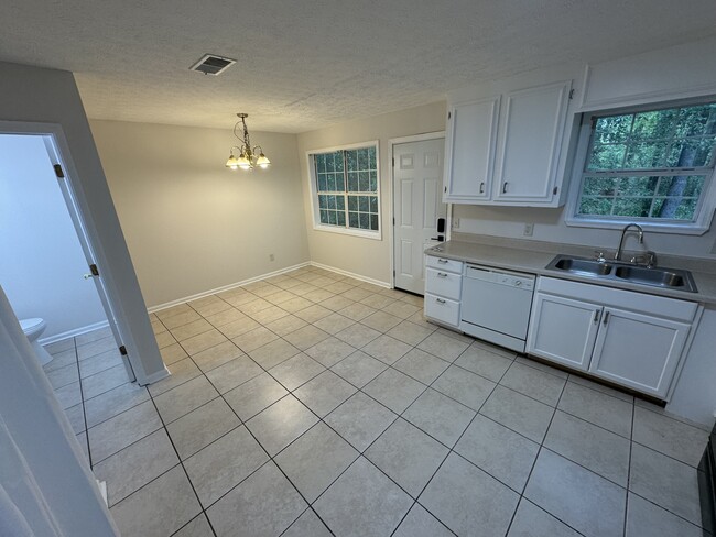 Building Photo - 1116 Windgate Cir NW
