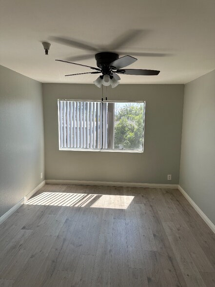 Building Photo - 5811 Tujunga Ave