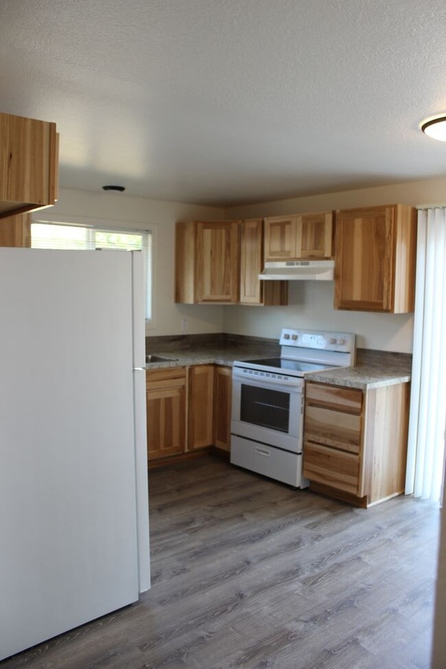 Building Photo - Hillsboro three bedroom ranch