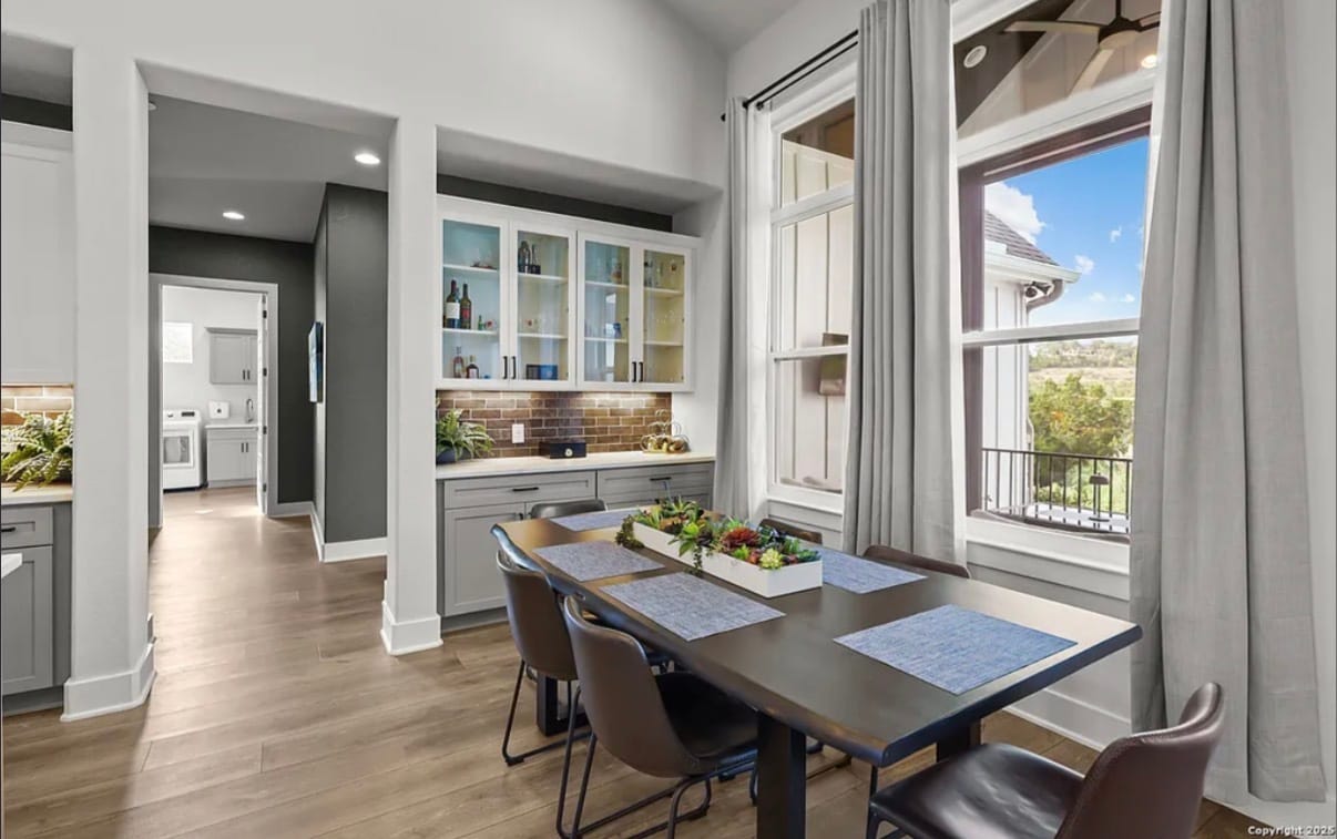 Building Photo - 1032 Clear Water Cyn