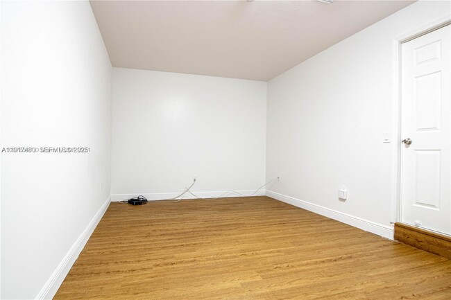 Building Photo - 16227 SW 139th Ct