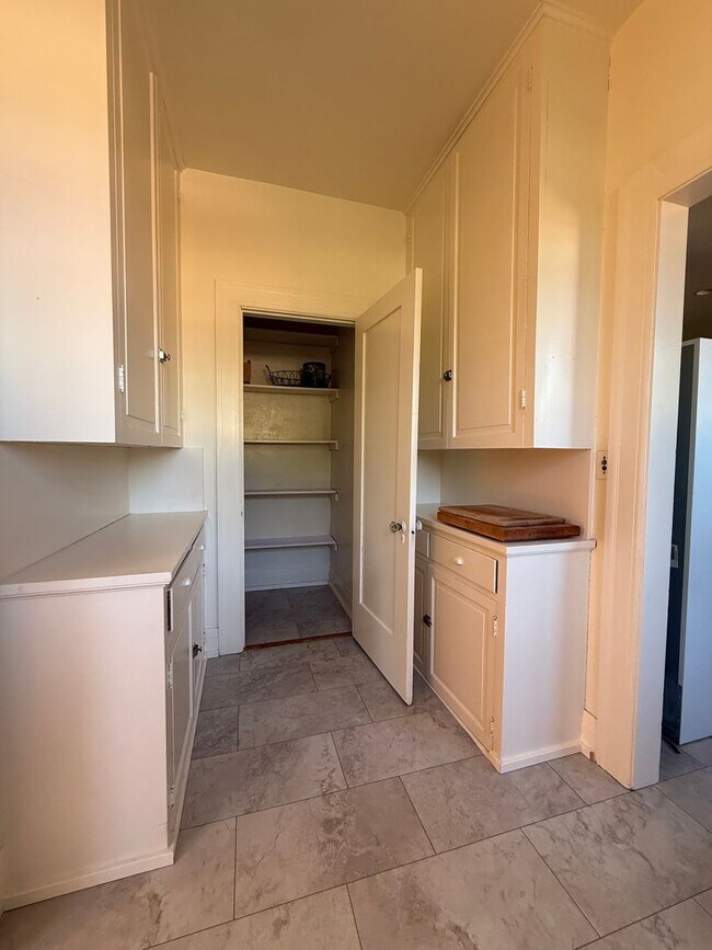 Building Photo - Spacious Somis Country Estate – 4+3 4,000 ...