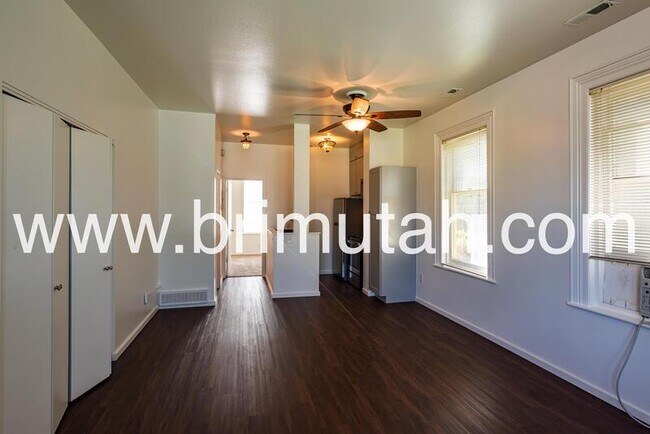 Building Photo - 745 S 900 E