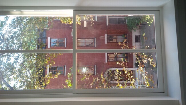 Building Photo - 2014 Mount Vernon St