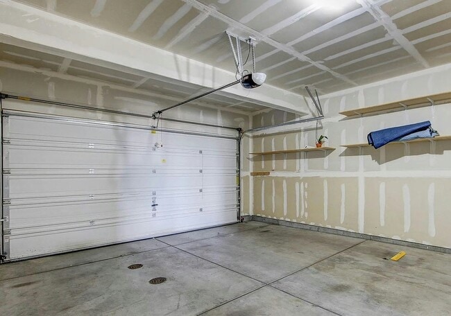 Building Photo - 8381 E 33rd Ave