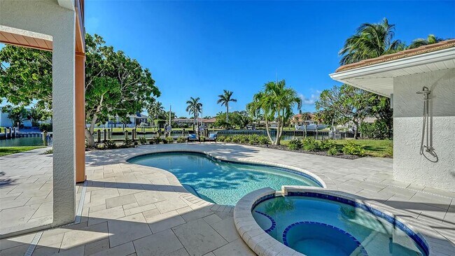 Building Photo - 690 Old Compass Rd