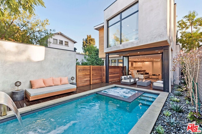 Building Photo - 8925 Dorrington Ave