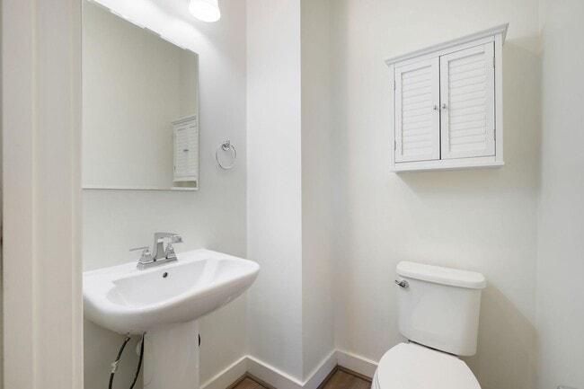 Building Photo - 16560 Crabbs Branch Way