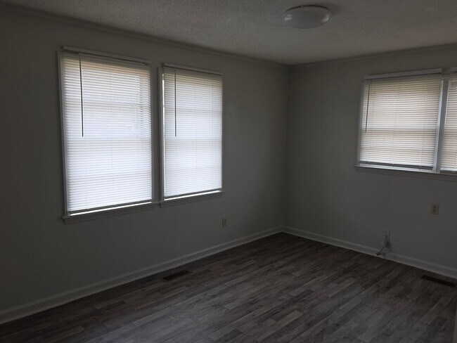 Building Photo - BONNER AVE-F&amp;S