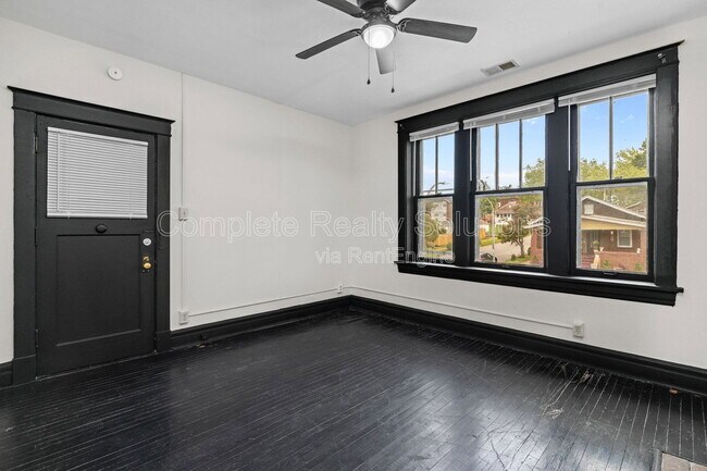 Building Photo - 4301 S 38th St