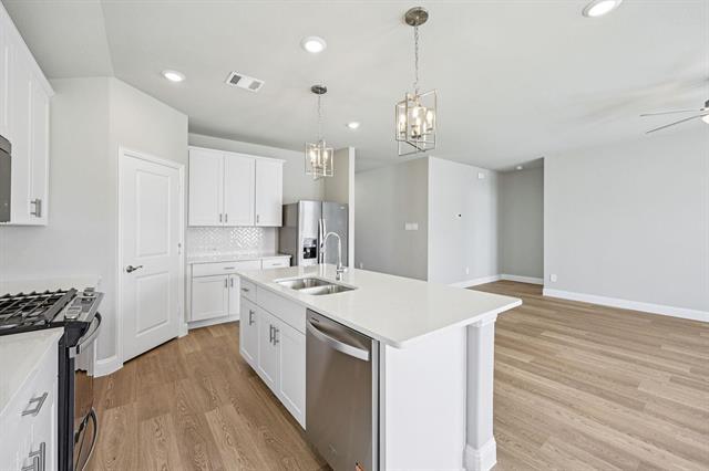 Building Photo - 409 Midnight Oak Dr