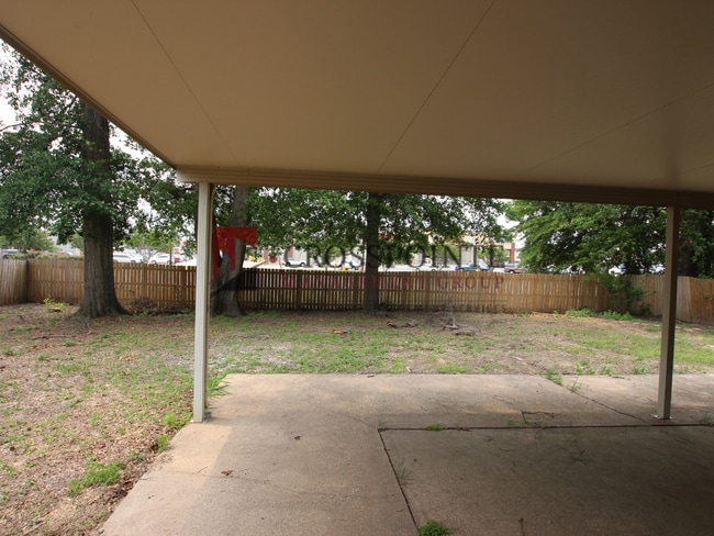 Building Photo - COMING SOON! 3 Bed 2 Bath Home in South Tyler! Tour Today!