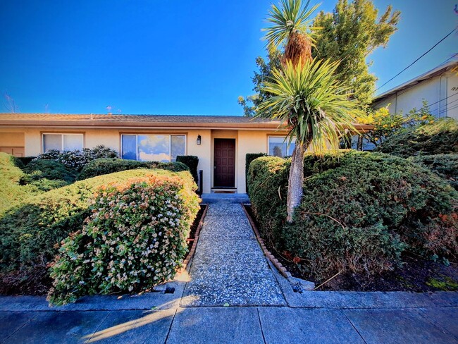 Building Photo - Harr08