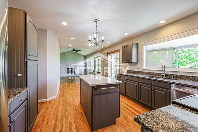 Building Photo - 11536 Briarwood Ln