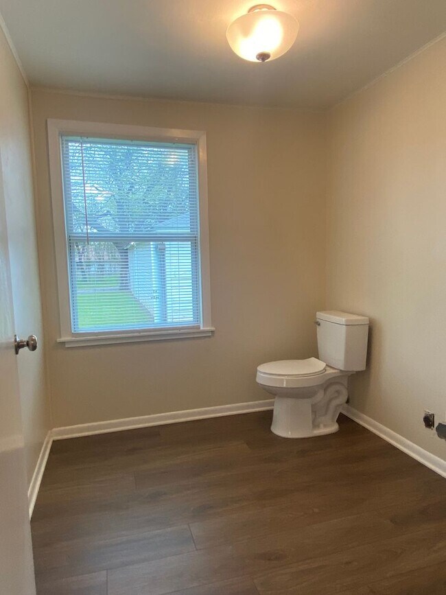 Building Photo - REFRESHED 2 BEDROOM, 1 BATH BELTON ISD