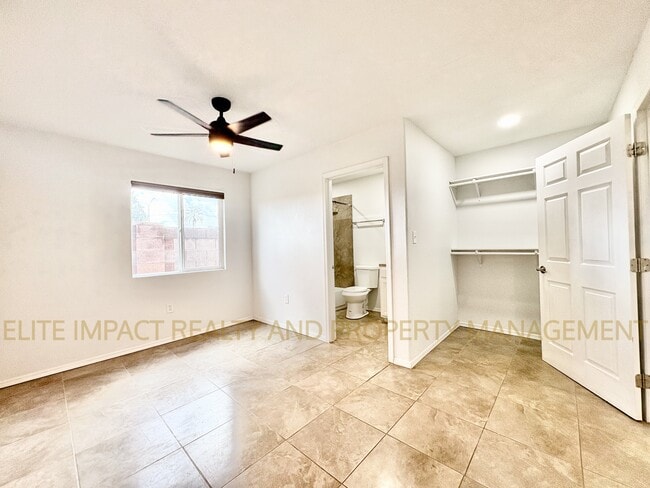 Building Photo - 4650 E Calle Aurora