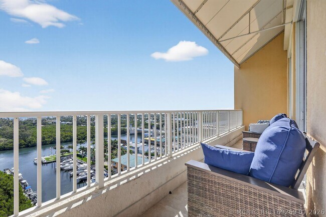 Building Photo - 700 E Boynton Beach Blvd