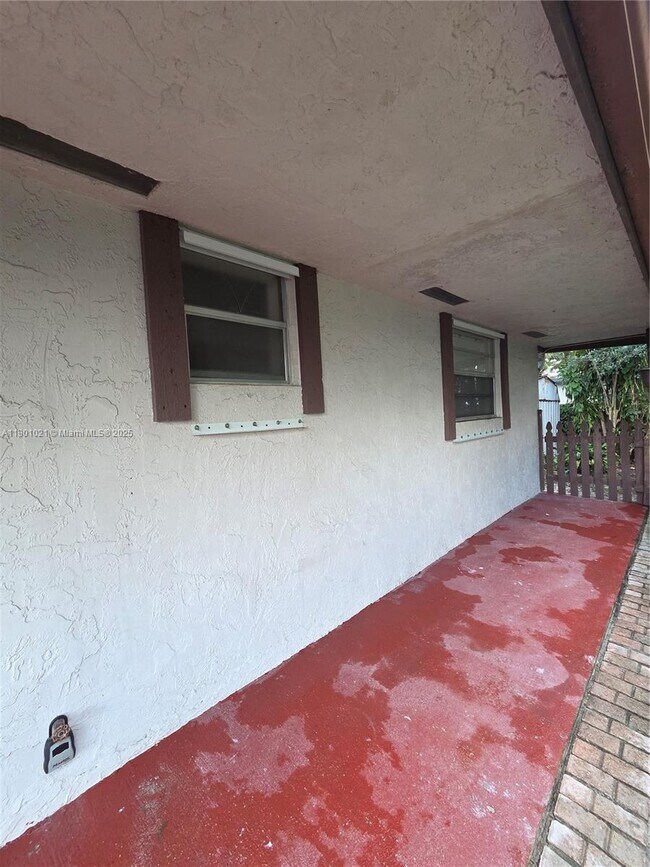 Building Photo - 2526 Taylor St