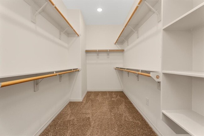 Building Photo - 24738 Roscommon Ln