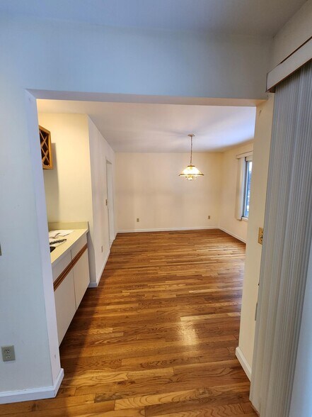 Building Photo - 41 Ledgewood Dr