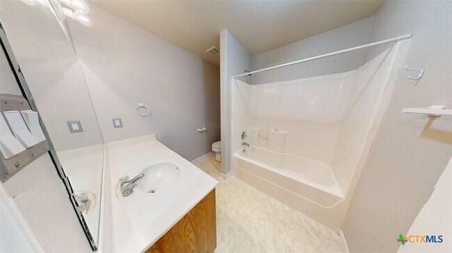 Building Photo - 106 Cedar Ridge Dr