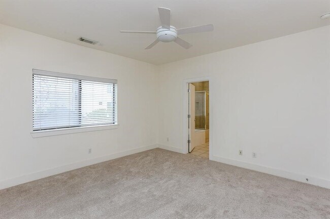 Building Photo - 4406 Koehler St