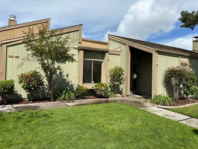 Primary Photo - 3158 Bali Ln