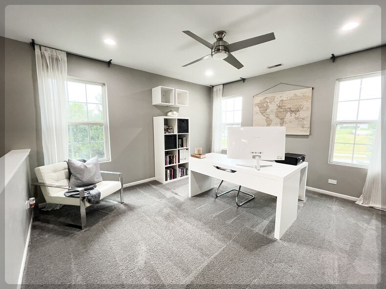 Building Photo - 244 S Oak Creek Ln