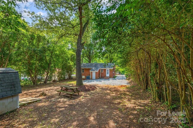 Building Photo - 3714 Carlyle Dr