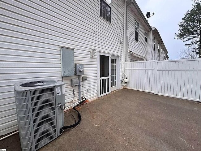 Building Photo - 58 Ridgestone Cir