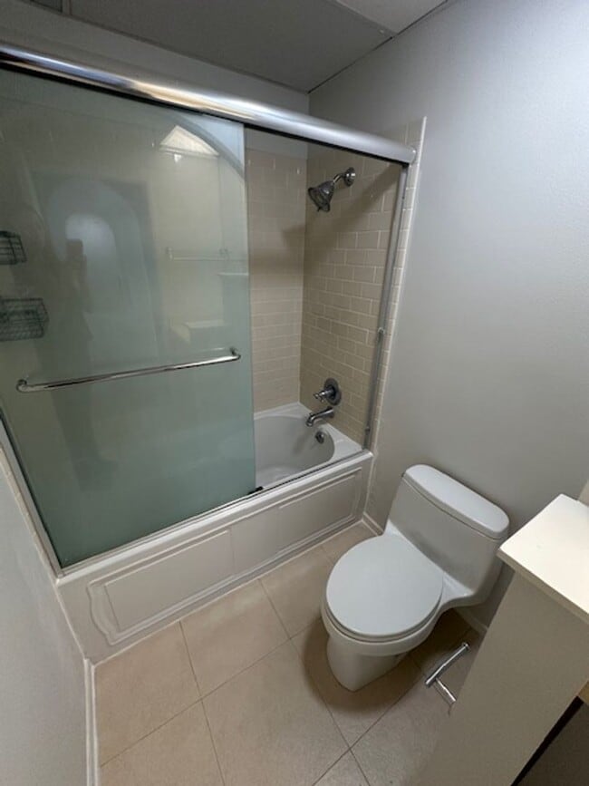 Building Photo - 620 S Gramercy Pl