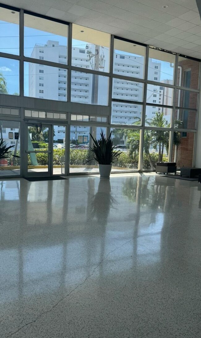 Building Photo - 6484 Indian Creek Dr