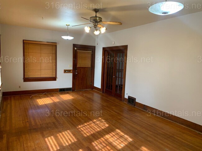 Building Photo - 1230 S Fern St