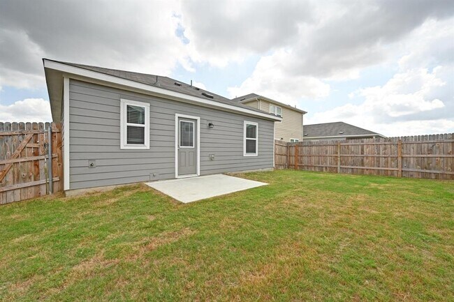 Building Photo - 473 Thistle Ln