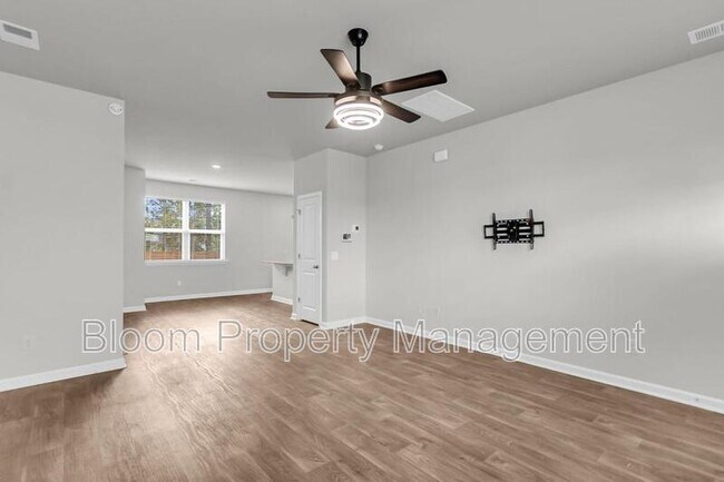 Building Photo - 411 Broad Elm Wy