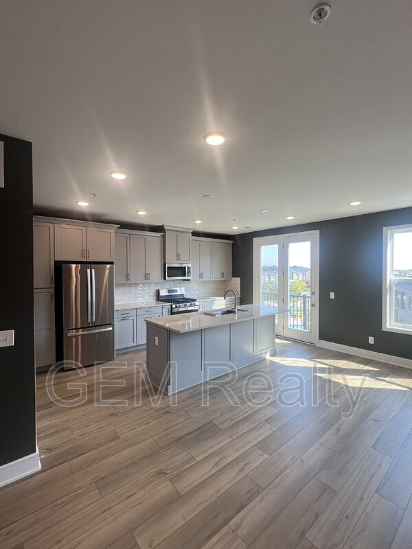 Building Photo - 42710 Darala Dr