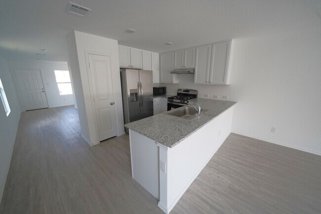 Building Photo - Gorgeous like-new home Available for Rent in Converse! Realtor Commission: $500