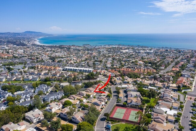 Building Photo - Lantern District 3 Bedroom Home in Gated C...