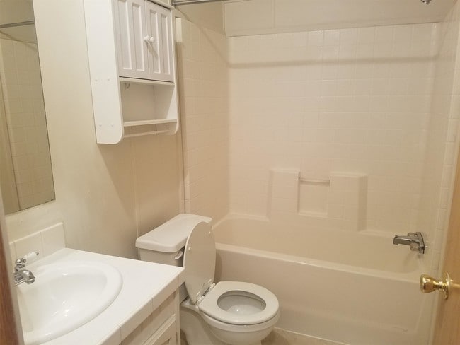 Building Photo - 12858 Onyx Dr
