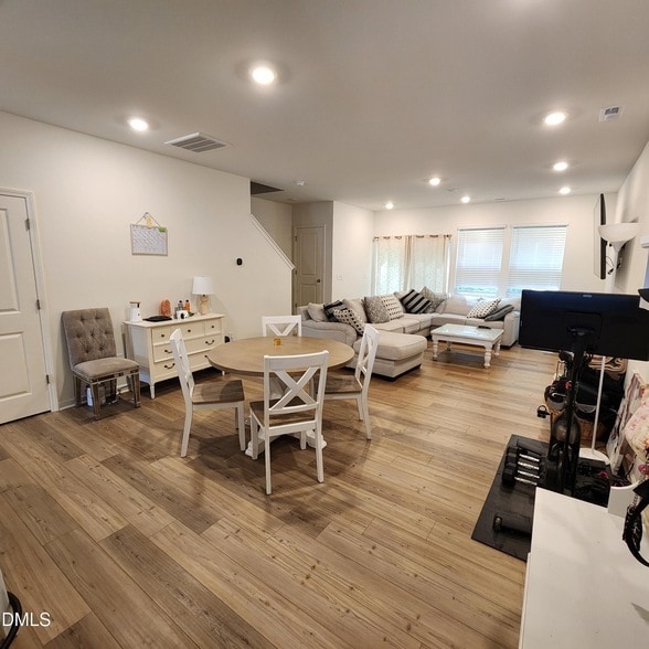Building Photo - 3002 Spline Cir