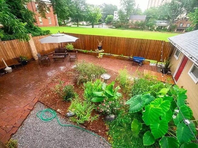 Building Photo - 814 N Congress St