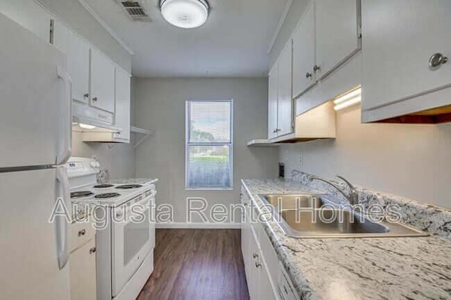 Building Photo - 169-A Petersburg Circle