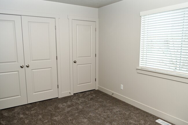 Building Photo - 2762 W 450 N