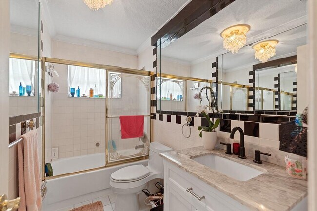 Building Photo - 2670 NE 47th St