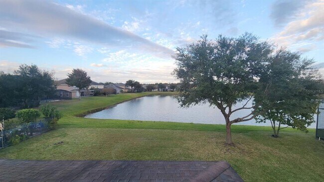 Building Photo - 9143 Lake Avon Dr