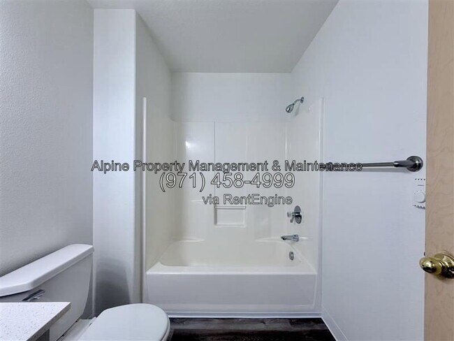 Building Photo - 10010 SW 125th Ave